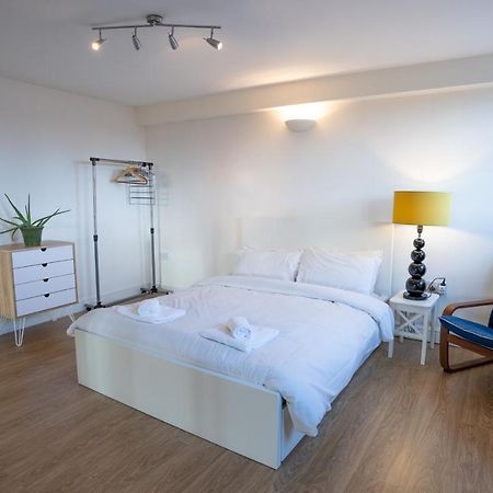 Stunning Mezzanine Apartment Near City Centre Cardiff Exterior photo