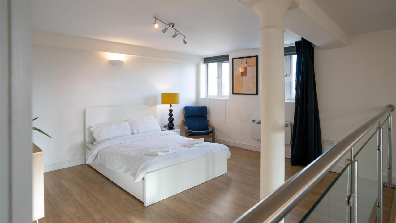 Stunning Mezzanine Apartment Near City Centre Cardiff Exterior photo